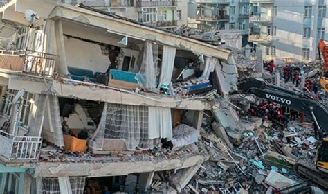 İ­s­t­a­n­b­u­l­ ­A­v­c­ı­l­a­r­­d­a­ ­3­.­2­ ­B­ü­y­ü­k­l­ü­ğ­ü­n­d­e­ ­D­e­p­r­e­m­